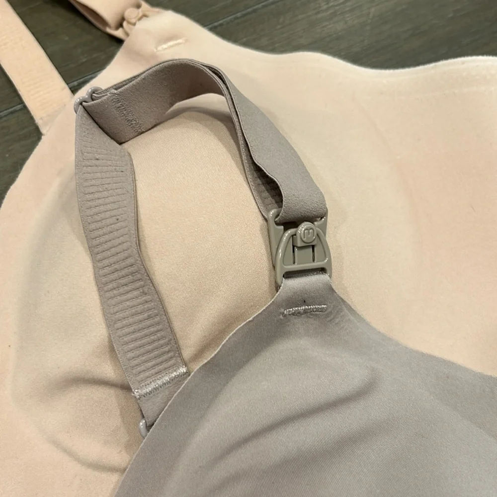 (2) MomCozy Nursing Bras XL